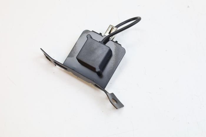 Używane Antena GPS Volvo V70 (SW) 2.5 R Turbo 20V Cena € 40,00 Procedura marży oferowane przez Auto Demontage Elferink B.V.