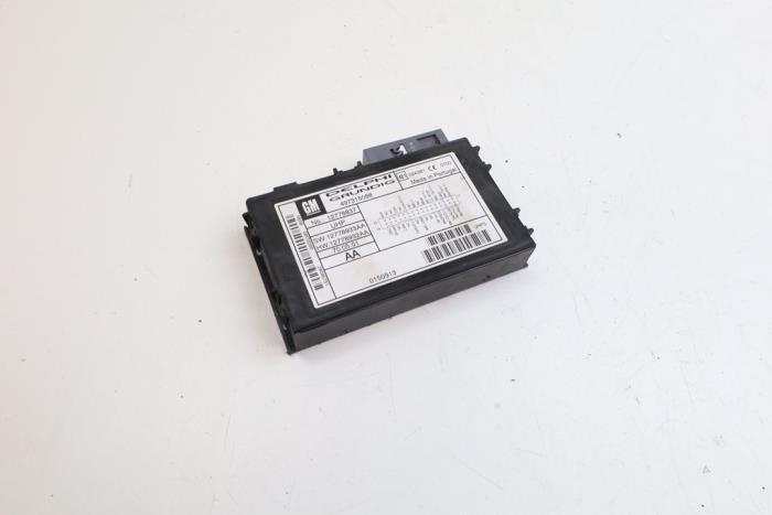Używane Modul telefoniczny Saab 9-3 II (YS3F) 1.9 TTiD 16V Cena € 75,00 Procedura marży oferowane przez Auto Demontage Elferink B.V.