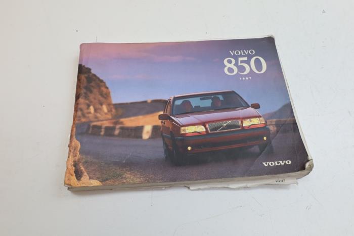 Używane Instrukcja Volvo 850 Estate Cena € 25,00 Procedura marży oferowane przez Auto Demontage Elferink B.V.