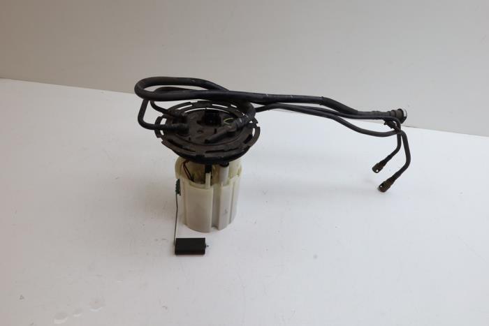 Usagé Pompe d'injection Saab 9-5 Estate (YS3E) 2.0t 16V Prix € 75,00 Règlement à la marge proposé par Auto Demontage Elferink B.V.