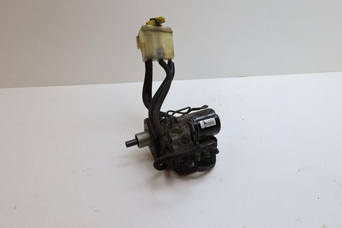 Usagé Pompe ABS Saab 9000 CS 2.0i 16V CS,CSE Prix € 150,00 Règlement à la marge proposé par Auto Demontage Elferink B.V.