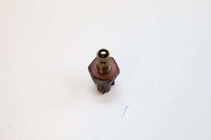 Engine temperature sensor from a Saab 9-3 I (YS3D) 2.0t 16V 2000