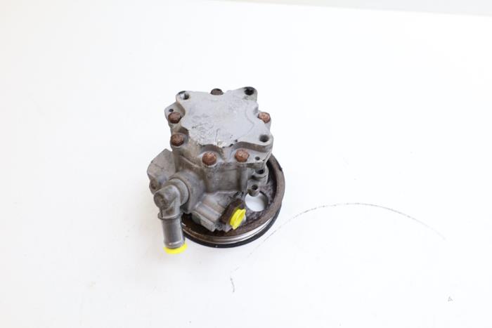 Usagé Pompe direction assistée Saab 9-5 Estate (YS3E) 2.0t 16V Prix € 75,00 Règlement à la marge proposé par Auto Demontage Elferink B.V.