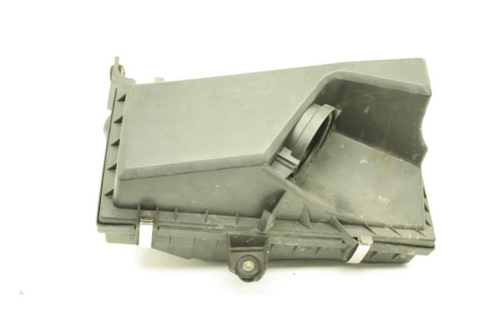 Begagnade Luftfilterhus Volvo S40 (VS) 1.9 D 102 Pris € 25,00 Marginaltabell erbjuds av Auto Demontage Elferink B.V.