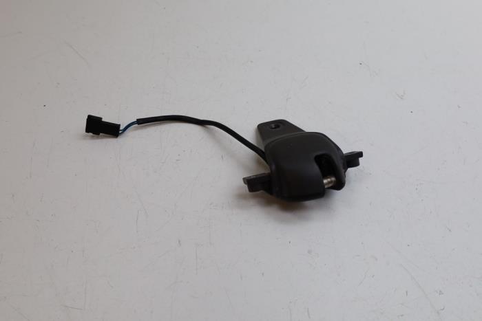 Używane Sterowanie dachu cabrio Saab 9-3 I (YS3D) 2.0t 16V Ecopower Cena € 50,00 Procedura marży oferowane przez Auto Demontage Elferink B.V.
