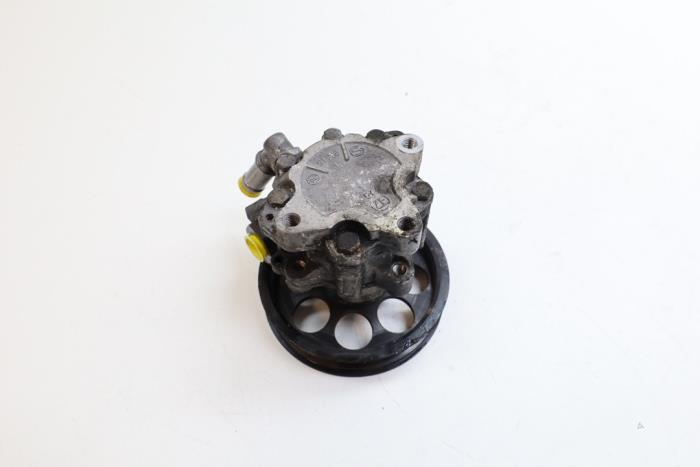 Usagé Pompe de direction Saab 9-5 Estate (YS3E) 2.3t 16V Prix € 75,00 Règlement à la marge proposé par Auto Demontage Elferink B.V.