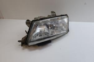 Usados Faro izquierda Saab 9-5 (YS3E) 2.3 Turbo 16V Aero Precio € 40,00 Norma de margen ofrecido por Auto Demontage Elferink B.V.