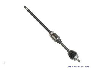 Nuevos Eje de transmisión derecha delante Volvo V60 Precio € 272,25 IVA incluido ofrecido por Auto Demontage Elferink B.V.