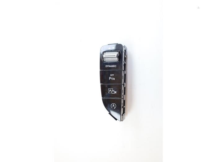 Usagé Commodo Mercedes E (W213) E-220d 2.0 Turbo 16V Prix € 35,00 Règlement à la marge proposé par Auto Demontage Elferink B.V.