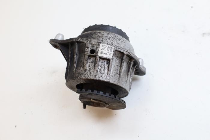 Usagé Support moteur Mercedes E (W213) E-220d 2.0 Turbo 16V Prix € 30,00 Règlement à la marge proposé par Auto Demontage Elferink B.V.