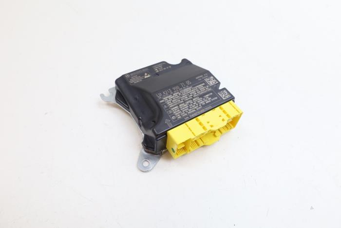 Begagnade Airbagmodul Mercedes E (W213) E-220d 2.0 Turbo 16V Pris € 75,00 Marginaltabell erbjuds av Auto Demontage Elferink B.V.