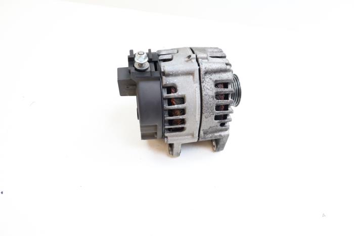 Usagé Dynamo Mercedes E (W213) E-220d 2.0 Turbo 16V Prix € 100,00 Règlement à la marge proposé par Auto Demontage Elferink B.V.