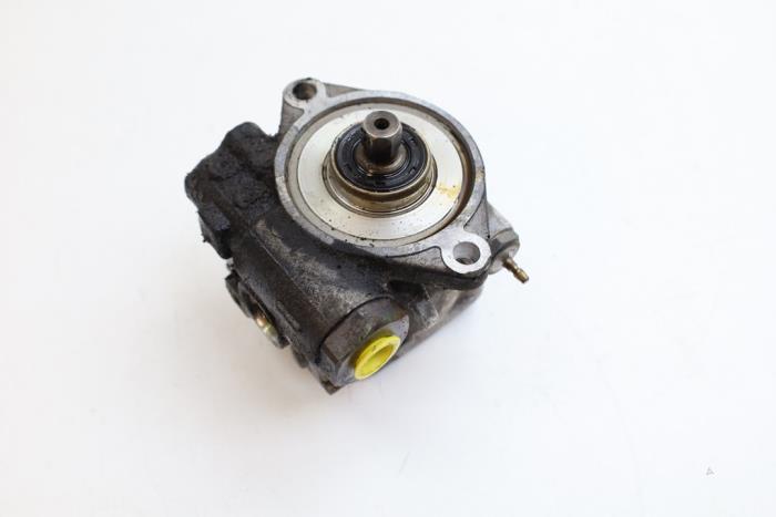 Usagé Pompe direction assistée Saab 9-3 II Sport Sedan (YS3F) 1.8t 16V Prix € 75,00 Règlement à la marge proposé par Auto Demontage Elferink B.V.