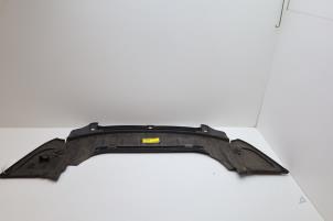 Begagnade Stötfångare, nedre del Saab 9-3 II (YS3F) 2.0t 16V Pris € 35,00 Marginaltabell erbjuds av Auto Demontage Elferink B.V.