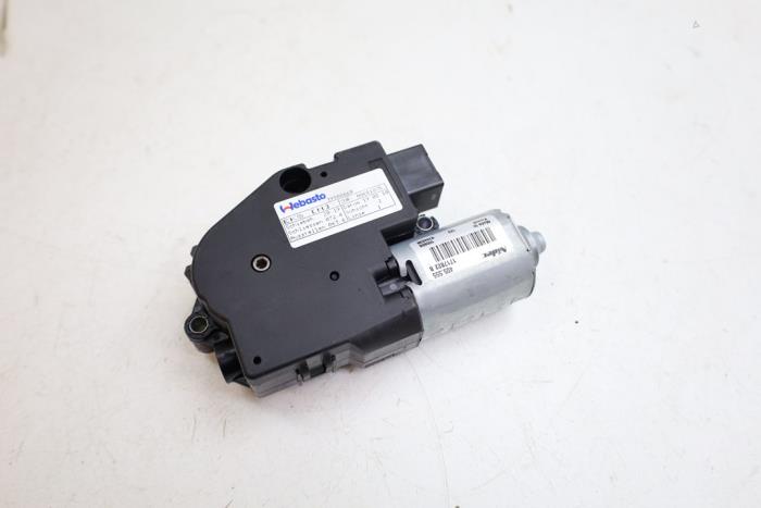 Używane Silnik szyberdachu Volvo V70 (BW) 2.0 T 16V Cena € 75,00 Procedura marży oferowane przez Auto Demontage Elferink B.V.