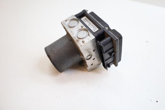 Usagé Bloc ABS Saab 9-5 Estate (YS3E) 2.3t 16V Prix € 125,00 Règlement à la marge proposé par Auto Demontage Elferink B.V.