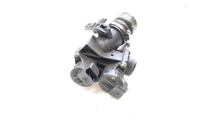 Usagé Boitier papillon Volvo C30 (EK/MK) 1.6 D 16V Prix € 65,00 Règlement à la marge proposé par Auto Demontage Elferink B.V.