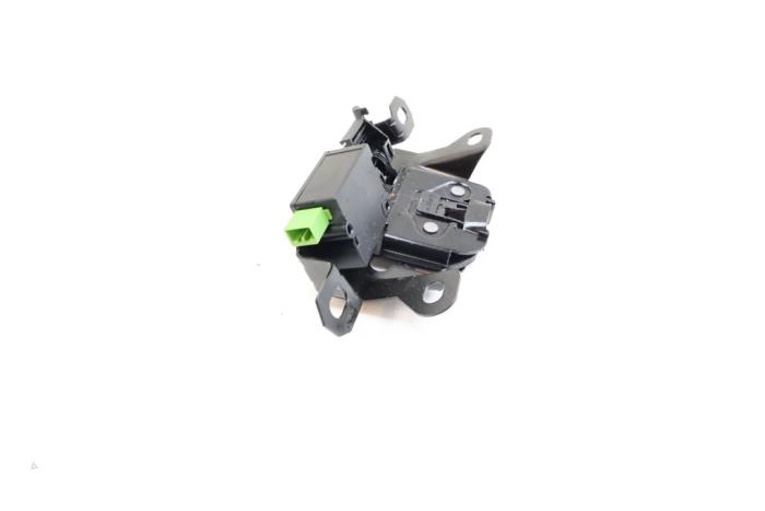 Tailgate lock mechanism Volvo C30 1.6 D 16V - 30784739