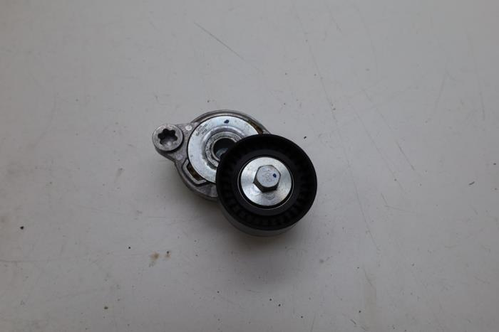 Usados Tensor correa múltiple Volvo XC70 (BZ) 2.4 D5 20V AWD Precio € 25,00 Norma de margen ofrecido por Auto Demontage Elferink B.V.