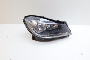 Używane Reflektor prawy Mercedes C (W204) 1.8 C-180 CGI 16V Cena € 200,00 Procedura marży oferowane przez Auto Demontage Elferink B.V.