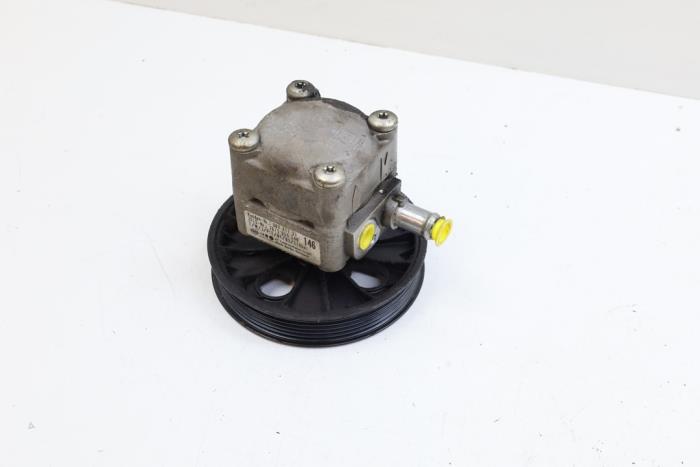 Usagé Pompe de direction Volvo XC70 (SZ) XC70 2.5 T 20V Prix € 100,00 Règlement à la marge proposé par Auto Demontage Elferink B.V.
