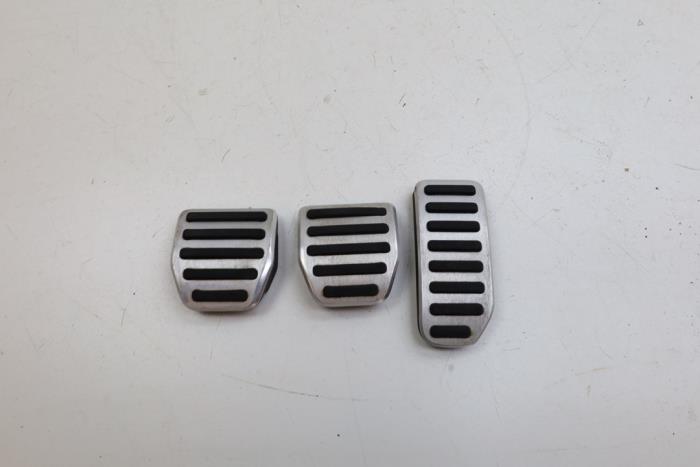 Gebrauchte Pedale Set Volvo XC60 I (DZ) 2.0 D4 16V Preis € 40,00 Margenregelung angeboten von Auto Demontage Elferink B.V.