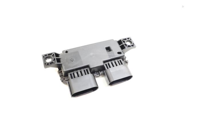 Usagé Module pompe carburant Mercedes A Limousine (177.1) 1.3 A-250 e Turbo 16V Prix € 35,00 Règlement à la marge proposé par Auto Demontage Elferink B.V.