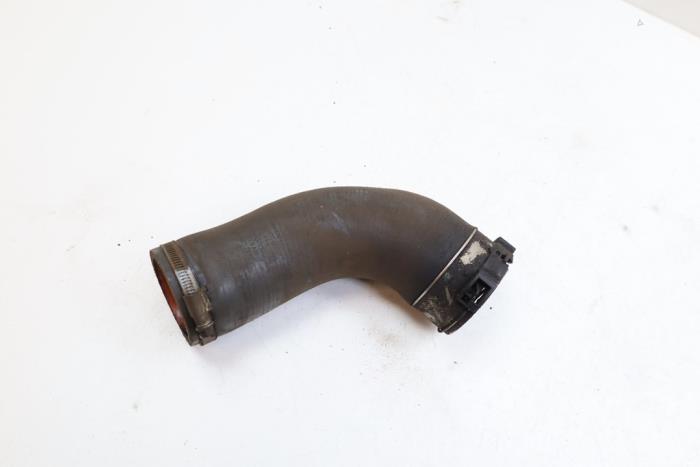 Gebrauchte Intercooler Schlauch Volvo S90 II 2.0 D5 Polestar 16V AWD Preis € 35,00 Margenregelung angeboten von Auto Demontage Elferink B.V.