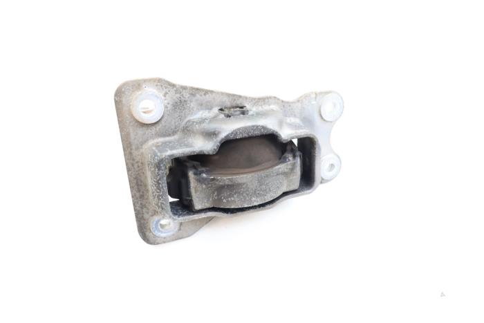 Used Engine mount Volvo S90 II 2.0 D5 Polestar 16V AWD Price € 50,00 Margin scheme offered by Auto Demontage Elferink B.V.