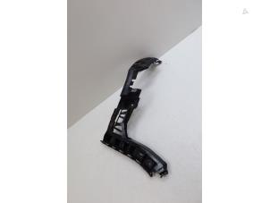 Usagé Support pare-chocs arrière droit Mercedes A-Klasse AMG (177.0) 2.0 A-35 AMG Turbo 16V 4Matic Prix € 30,00 Règlement à la marge proposé par Auto Demontage Elferink B.V.