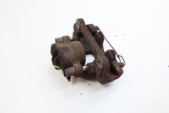 Usagé Etrier de frein avant gauche Volvo V70 (SW) 2.4 20V 140 Prix € 50,00 Règlement à la marge proposé par Auto Demontage Elferink B.V.