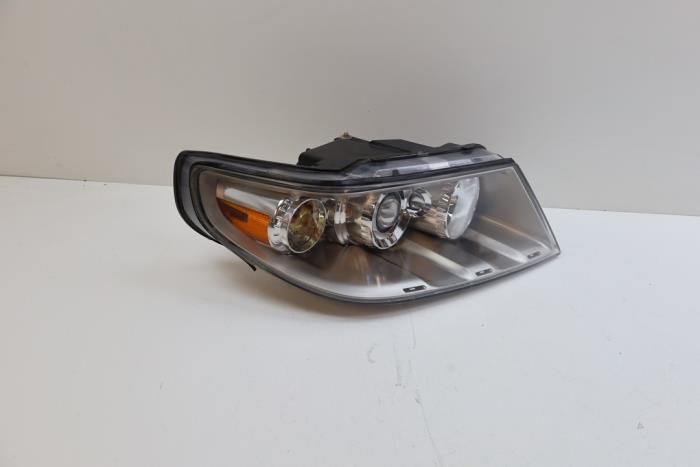 Używane Reflektor prawy Saab 9-7X 5.3i V8 AWD Cena € 350,00 Procedura marży oferowane przez Auto Demontage Elferink B.V.