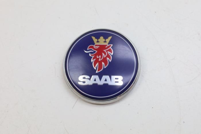 Używane Emblemat Saab 9-7X 5.3i V8 AWD Cena € 25,00 Procedura marży oferowane przez Auto Demontage Elferink B.V.
