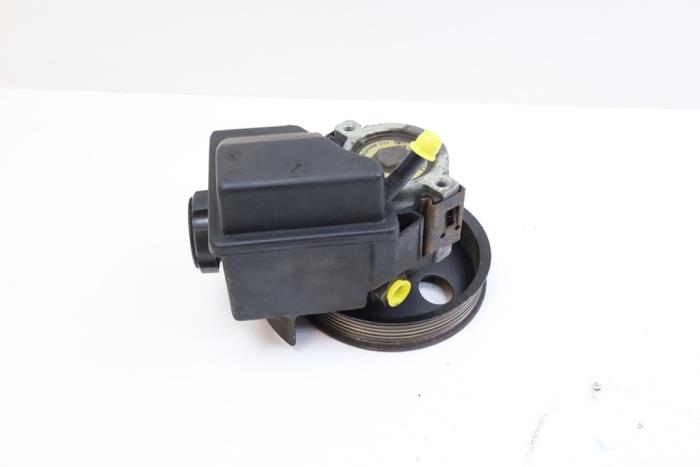 Usagé Pompe de direction Volvo V70 (GW/LW/LZ) 2.5 10V Prix € 100,00 Règlement à la marge proposé par Auto Demontage Elferink B.V.