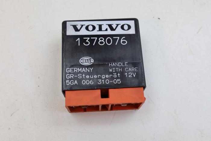 Gebrauchte Tempomat Relais Volvo V70 (GW/LW/LZ) 2.5 10V Preis € 35,00 Margenregelung angeboten von Auto Demontage Elferink B.V.