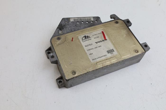 Usagé Ordinateur ABS Volvo 850 Estate 2.5i 10V Prix € 100,00 Règlement à la marge proposé par Auto Demontage Elferink B.V.