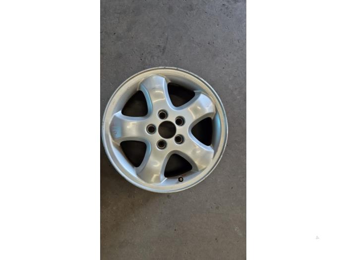 Używane Obrecz Saab 9-5 Estate (YS3E) 2.3 Turbo 16V Aero TS Cena € 50,00 Procedura marży oferowane przez Auto Demontage Elferink B.V.