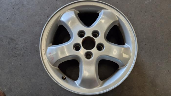 Używane Obrecz Saab 9-5 Estate (YS3E) 2.3 Turbo 16V Aero TS Cena € 50,00 Procedura marży oferowane przez Auto Demontage Elferink B.V.