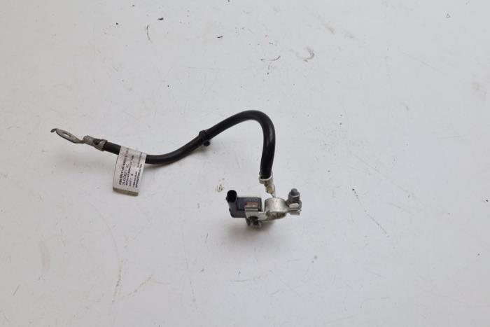 Używane Biegun akumulator Volvo XC40 (XZ) 2.0 T4 Geartronic 16V Cena € 40,00 Procedura marży oferowane przez Auto Demontage Elferink B.V.