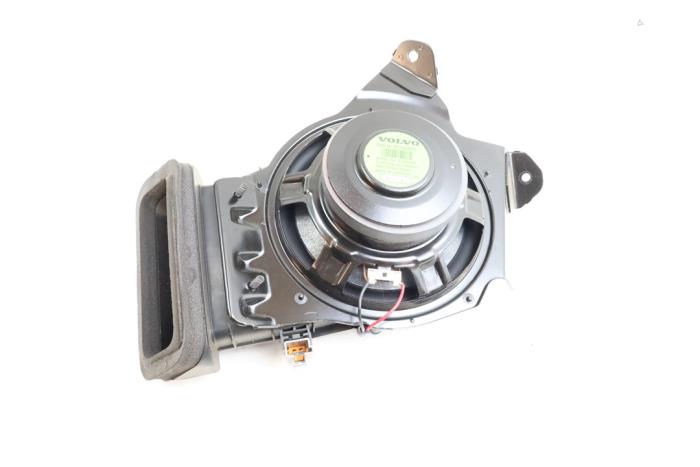 Używane Subwoofer Volvo XC40 (XZ) 2.0 T4 Geartronic 16V Cena € 60,00 Procedura marży oferowane przez Auto Demontage Elferink B.V.