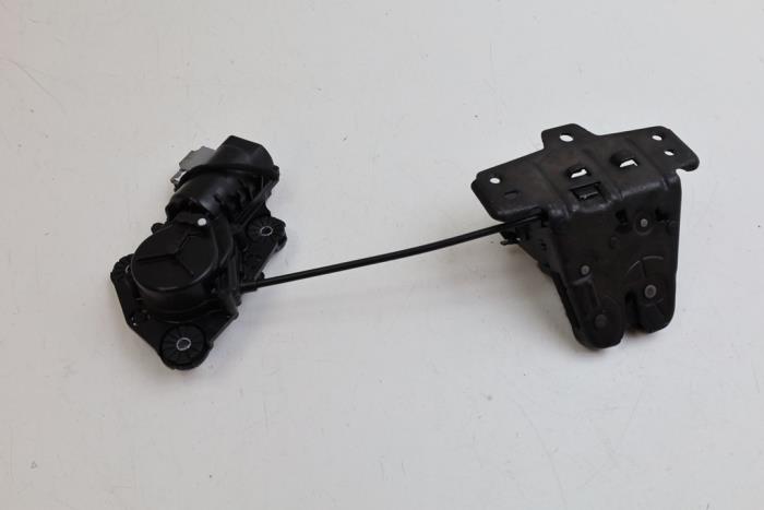Tailgate lock mechanism Volvo XC40 2.0 T4 Geartronic 16V - 31484699
