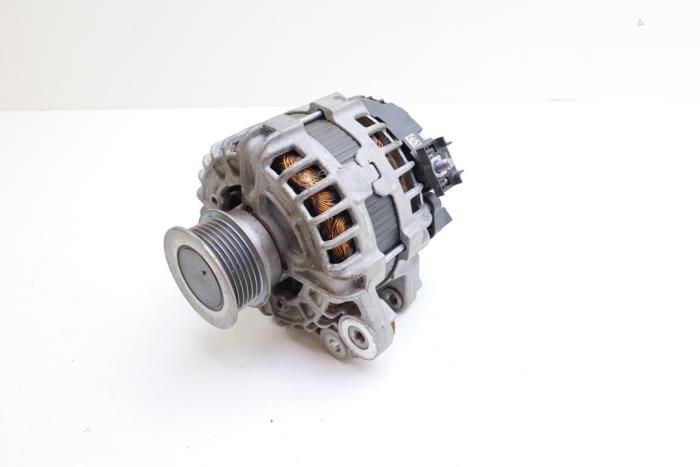 Usagé Dynamo Volvo XC40 (XZ) 2.0 T4 Geartronic 16V Prix € 75,00 Règlement à la marge proposé par Auto Demontage Elferink B.V.