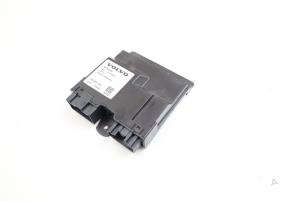 Usagé Module passage hayon Volvo V60 II (ZW) 2.0 D3 16V Prix € 150,00 Règlement à la marge proposé par Auto Demontage Elferink B.V.