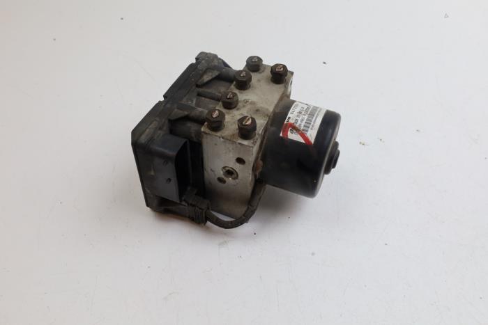 Usagé Pompe ABS Volvo V70 (GW/LW/LZ) 2.5 10V Prix € 200,00 Règlement à la marge proposé par Auto Demontage Elferink B.V.