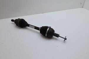 Usados Eje de transmisión izquierda delante Volvo V70 (BW) 1.6 T4 16V Precio € 125,00 Norma de margen ofrecido por Auto Demontage Elferink B.V.
