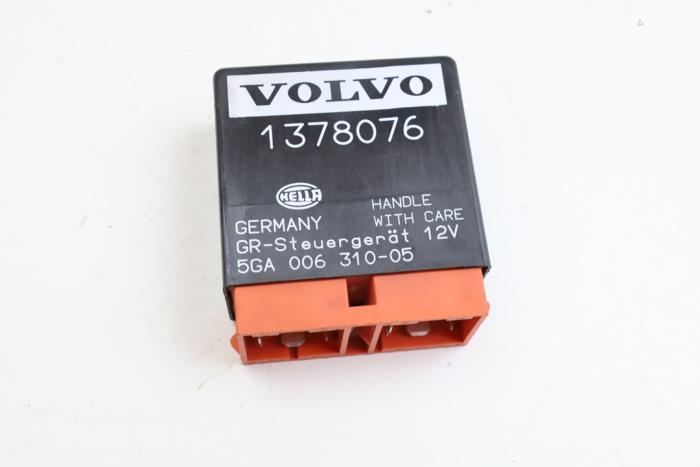 Gebrauchte Tempomat Relais Volvo V70 (GW/LW/LZ) 2.5 10V Preis € 35,00 Margenregelung angeboten von Auto Demontage Elferink B.V.