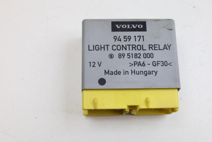 Light relay