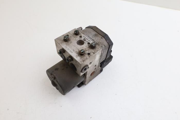 Begagnade ABS-pump Saab 9-5 (YS3E) 3.0 t V6 24V Pris € 350,00 Marginaltabell erbjuds av Auto Demontage Elferink B.V.