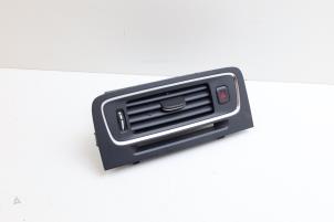 Used Dashboard vent Volvo V60 I (FW/GW) 2.4 D6 20V Plug-in Hybrid AWD Price € 35,00 Margin scheme offered by Auto Demontage Elferink B.V.