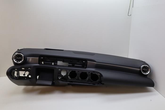 Używane Panel Mercedes A Limousine (177.1) 1.3 A-250 e Turbo 16V Cena € 850,00 Procedura marży oferowane przez Auto Demontage Elferink B.V.